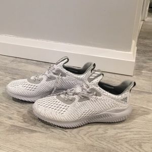Adidas alphabounce white grey size 8.5 brand new